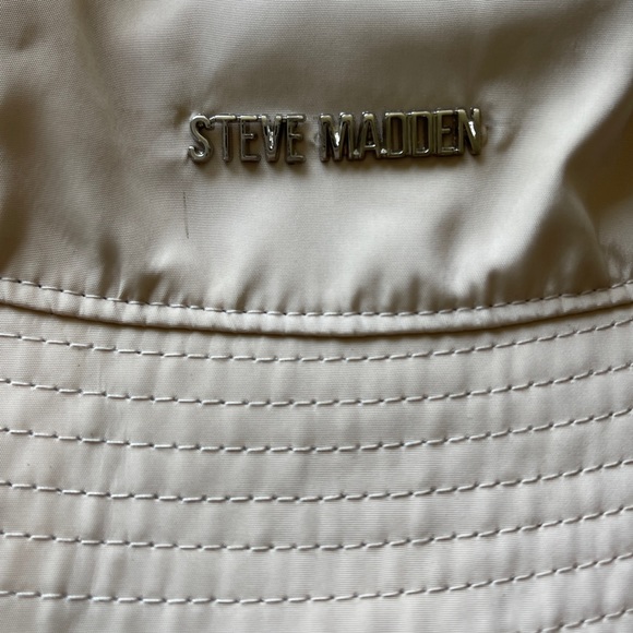 STEVE MADDEN Satin Lined Nylon Bucket Hat w Logo and stitching Beige - Picture 6 of 10